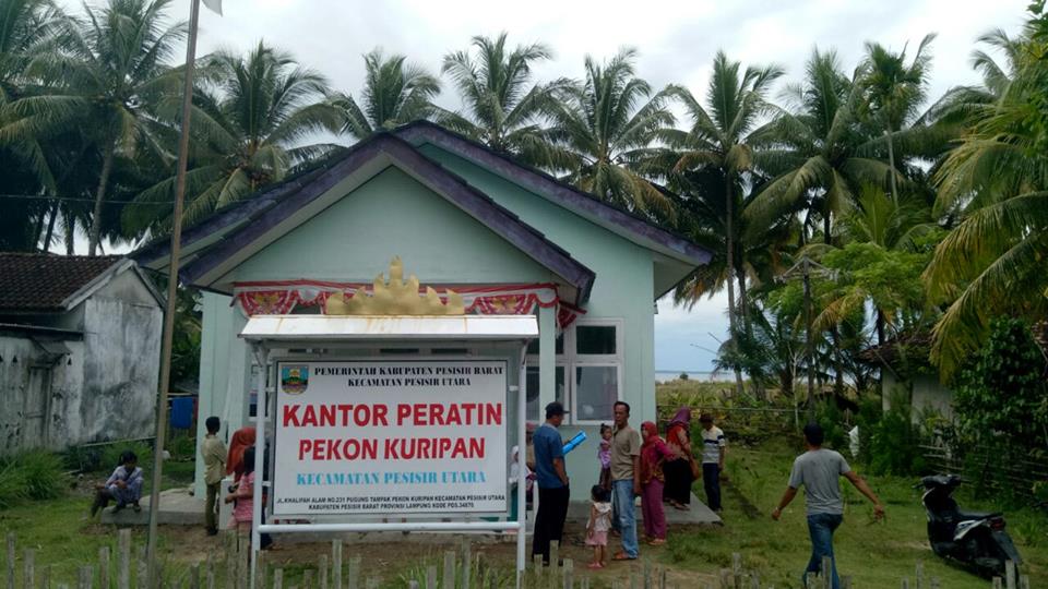 Kegiatan Perekaman KTP-el Keliling di Kantor Peratin Pekon Kuripan Kecamatan Pesisir Utara.jpg